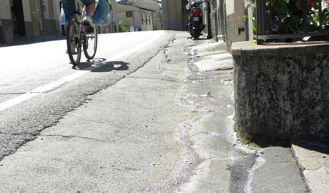 La tubatura perde e le spese ricadono tutte sui residenti 