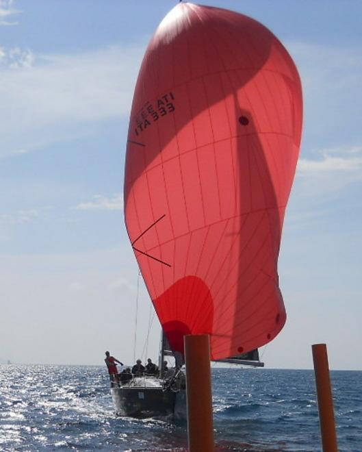 Alle 12 parte la prima regata Cinquanta le imbarcazioni