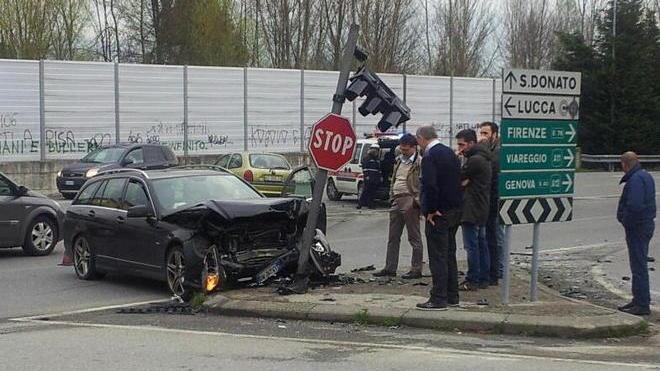 Carambola tra auto a San Donato