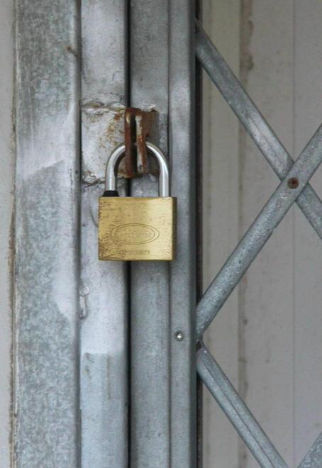 In trenta aspettano cassa integrazione e stipendi arretrati