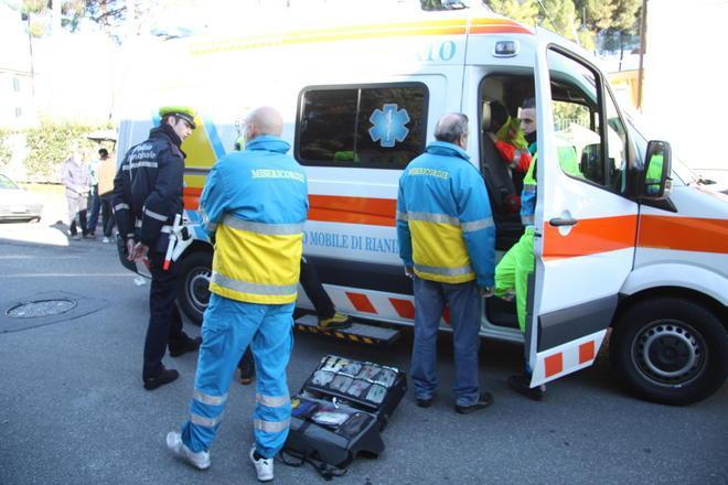 Finisce con l’auto nel fosso Grave un ragazzo di 24 anni 