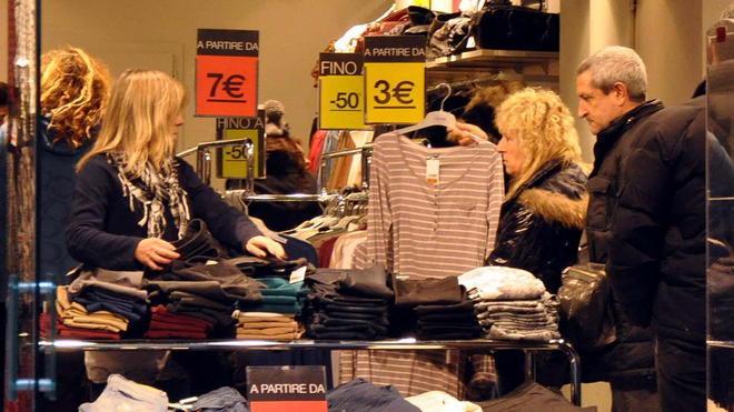 Commesse in sciopero a Pasqua e anche per il Lunedì dell’Angelo