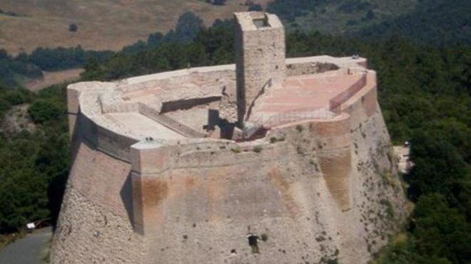 Turisti a caccia di monumenti nel lungo weekend di festa