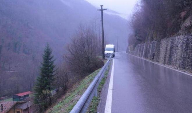 Eremo di Calomini isolato dalla frana sotto l’abbazia 