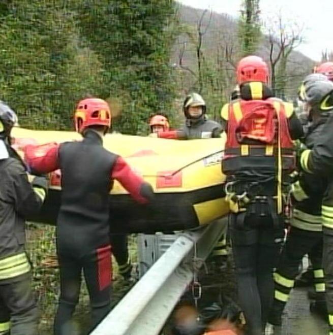 Vigile muore a 51 anni tra le braccia dei colleghi 