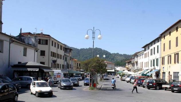 Portanuova senza auto l’isola pedonale divide