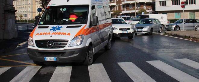 Aci: meno parcheggi sul viale Italia per salvare i pedoni 