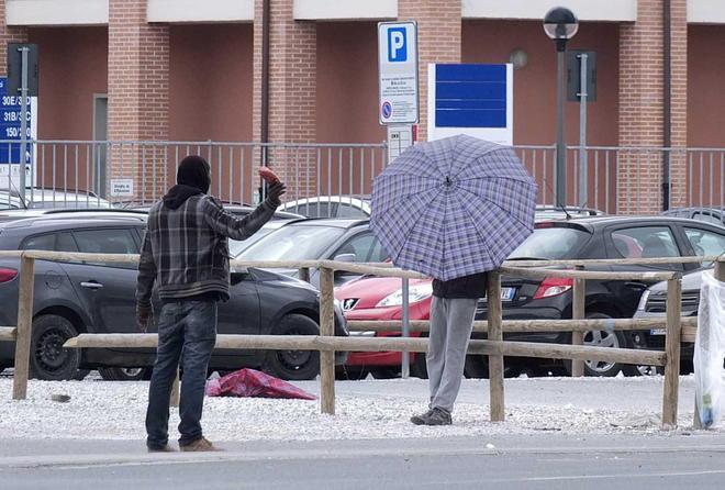 Parcheggi a Cisanello in mano agli abusivi, sale la preoccupazione 