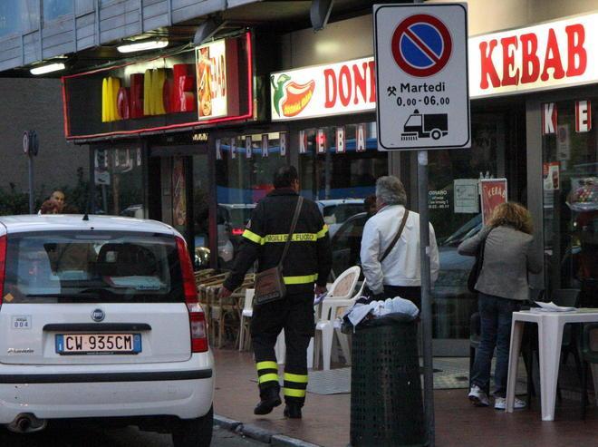 Ancora violenza in piazza Dante: accoltellato dopo la lite 