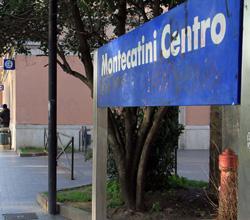 Rischia di morire per prendere il treno al volo 