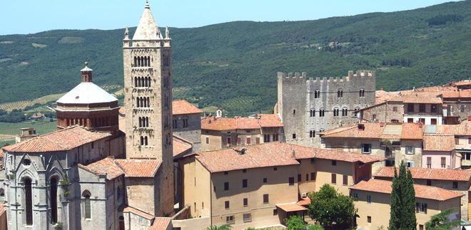 «Massa borgo fantasma anche nei giorni di festa»