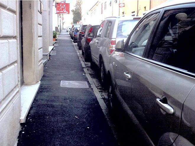 Lavori ai marciapiedi, ma solo in parte 