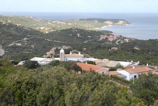 Cappellacci in Costa Smeralda: «Liberiamo l’isola dai vincoli» 