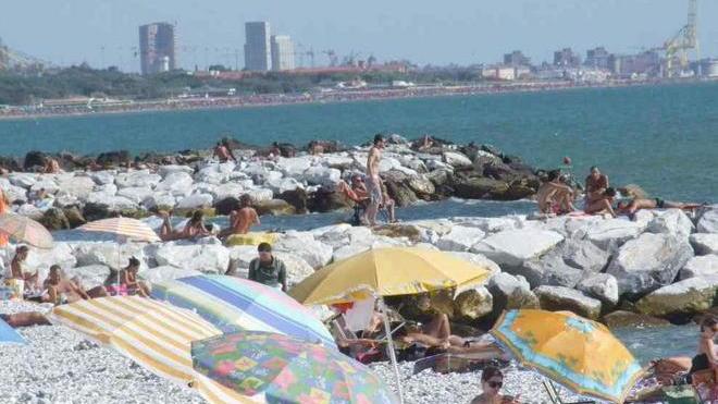 Marina, altre spiagge di ghiaia in arrivo