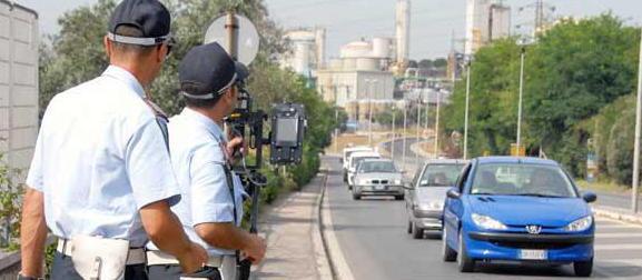 Automobilisti più attenti e multe in calo 