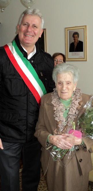 Visita del sindaco per i 102 anni di nonna Bruna 