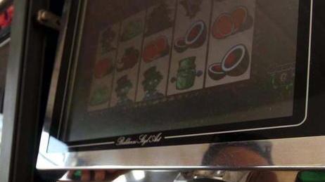 Basta con le slot: ora tanti locali iniziano a toglierle