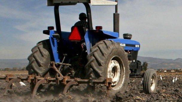 Serve il patentino per guidare i trattori
