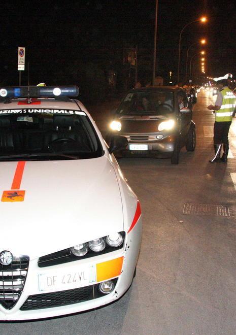 Tolleranza zero con discoteche e pub su orari e alcol 