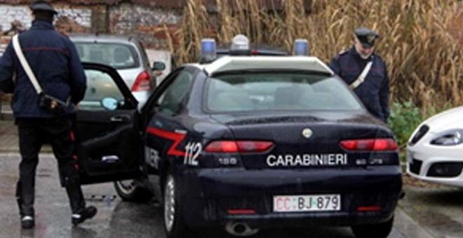 Feste ai domiciliari per giovane pusher 