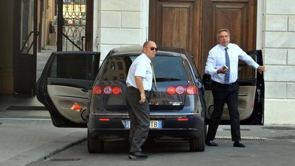 Il Comune vende 50 auto anche la Croma del sindaco