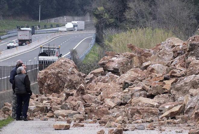Frana sull’autostrada, per i lavori servono due mesi 