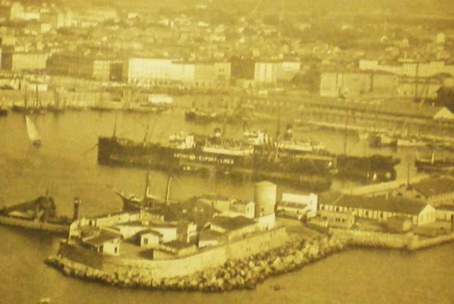 “Storie di mare e di porto” alla libreria Erasmo 