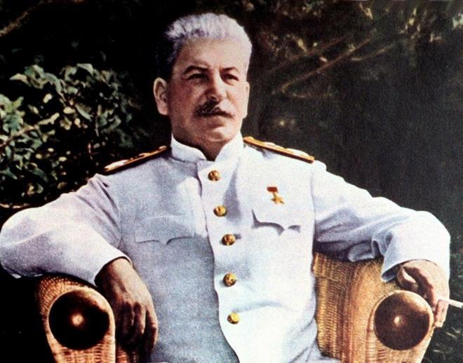 Nadja, la moglie di Stalin nel libro di Angela Feo 
