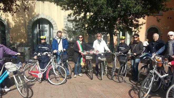 Biciclettata lungo le strade intitolate a donne