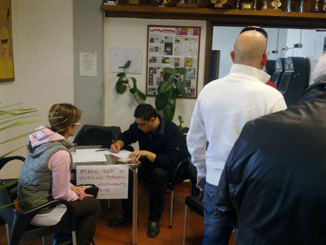 Duecento firme in un’ora per dire no al trasferimento della Varvarito 