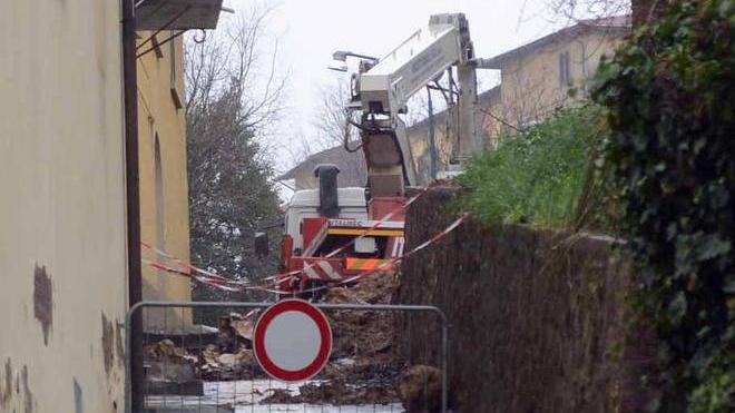 Nuovo smottamento in via Repubblica