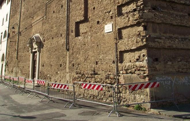 Transennata la chiesa di Santa Caterina 