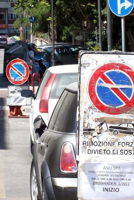 Dieci auto rimosse ogni settimana per la pulizia strade 