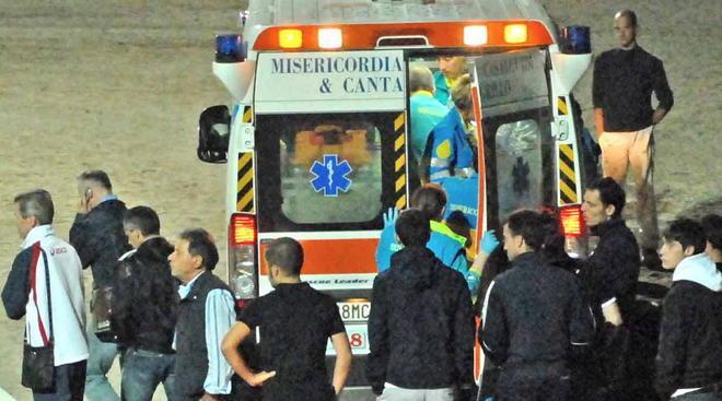 Si scontra con un’altra auto e si dà alla fuga 