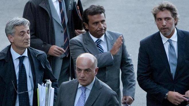 Concordia, Schettino rivuole moto, casa e garage