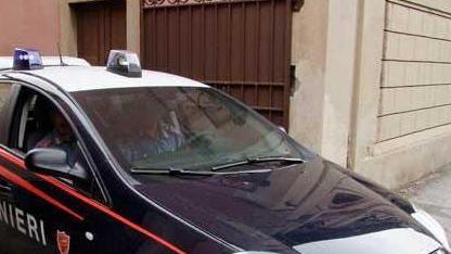 Ruba televisore, arrestato