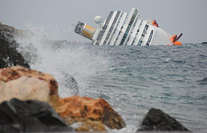 Concordia, Costa patteggia un milione di euro 