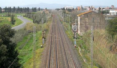 Travolta dal treno mentre raccoglie asparagi 