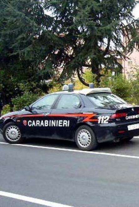 Straniero accoltellato durante una lite, giovane finisce in manette