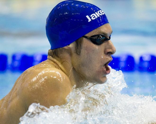 Nuoto, Turrini spaventa il mondo 
