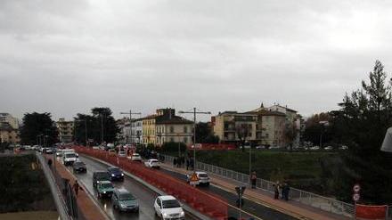 Lavori sul ponte: il traffico va in tilt