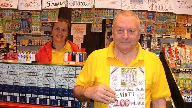Vince 200mila euro al Gratta e vinci e si sente male