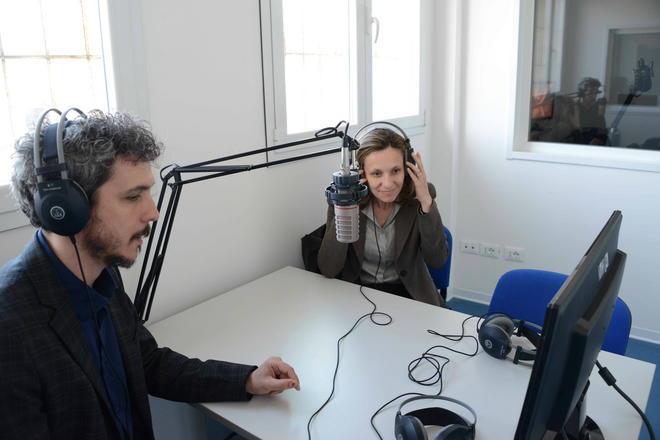 Taglio del nastro per la radio web di Pontedera 