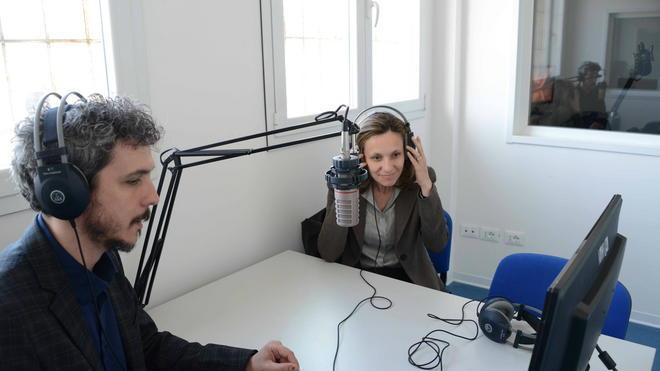 Taglio del nastro per la radio web di Pontedera