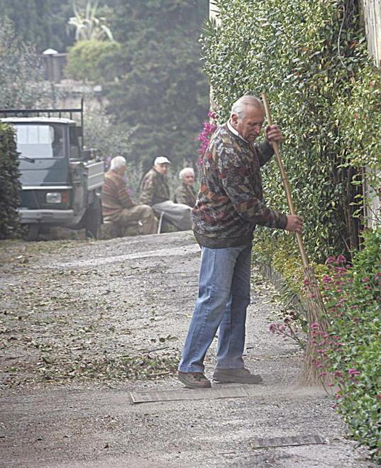 Dopo la stazione ora tocca al paese Pulizia al castello 