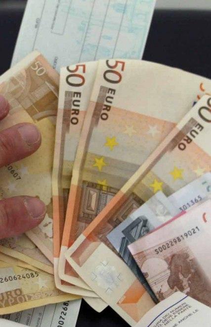 Si inventa una scusa e truffa una barista a Pontasserchio