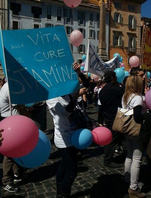 Sofia, consegnate 250mila firme 