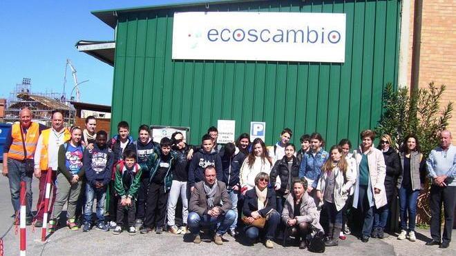 Alunni a lezione di ecoscambio