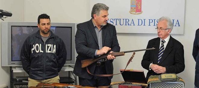 Nel casolare armi e munizioni rubate 