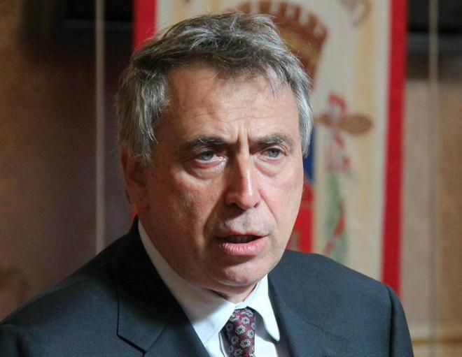 Il consiglio boccia l’agenda Diviso anche il gruppo Pd 